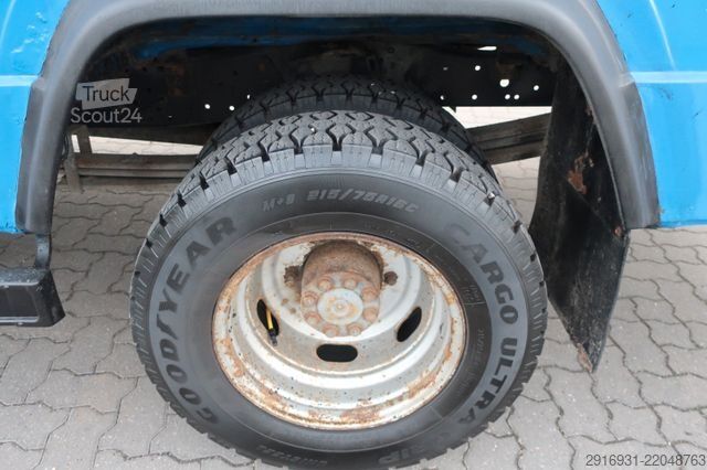 Furgon z wysokim dachem MERCEDES-BENZ Nr.31 Vario 614 D / AHK / SHZ / DoKa 9 Sitzer