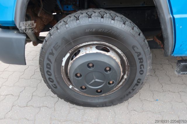Furgon z wysokim dachem MERCEDES-BENZ Nr.31 Vario 614 D / AHK / SHZ / DoKa 9 Sitzer