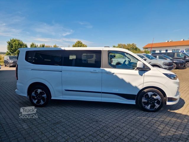 Minibus FORD Tourneo Custom 320L2 Sport 4x4 AHK Pano Stndhz