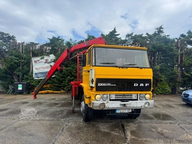 Camião de plataforma DAF 2300 4X2 Platform + Crane Spring/Spring German t