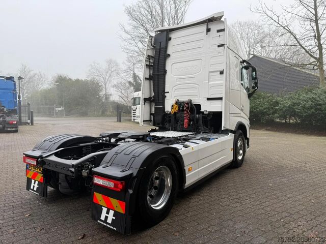 Standard-SZM Volvo FH 500 4X2 Globetrotter XL Full Air Alcoa 2x ta...