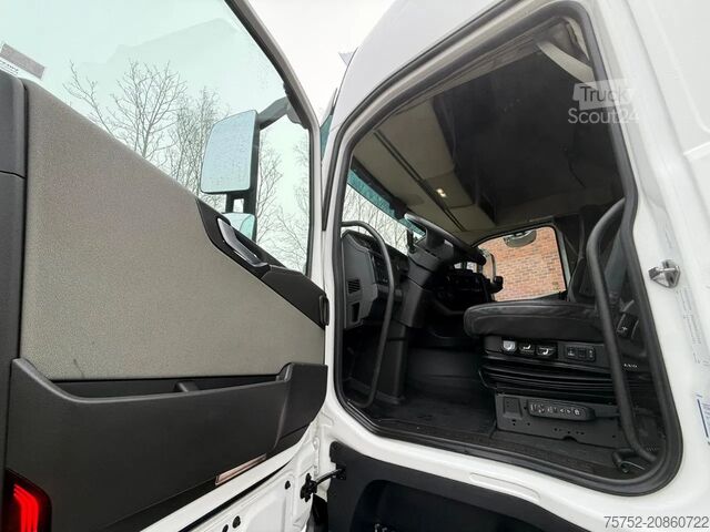 Standard-SZM Volvo FH 500 4X2 Globetrotter XL Full Air Alcoa 2x ta...