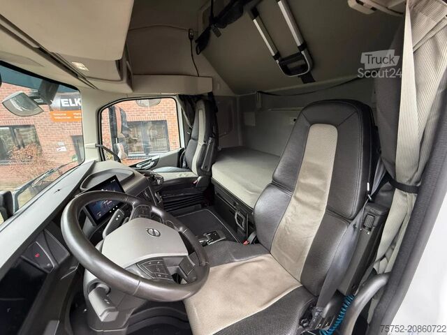 Standard-SZM Volvo FH 500 4X2 Globetrotter XL Full Air Alcoa 2x ta...