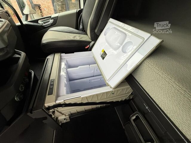 Standard-SZM Volvo FH 500 4X2 Globetrotter XL Full Air Alcoa 2x ta...