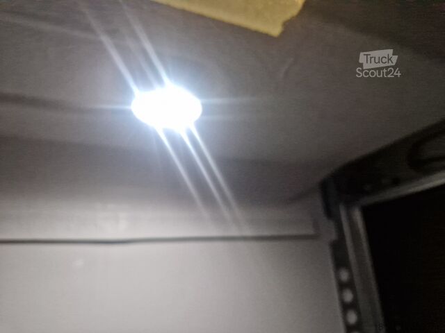 Remolque portacoches Brian James Trailers Race Box 610 Flügeltüren für Flügeltürer