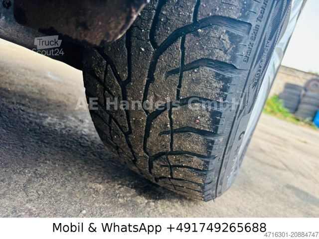 Minibus VOLKSWAGEN Touran 2.0 TDI DSG *7Sitzer/kklape/Temp