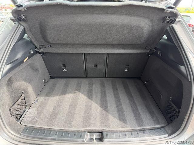 Platforma de încărcare Mercedes-Benz GLA 200 d Progressive AHK+TOTW+R-Kamera+Carplay
