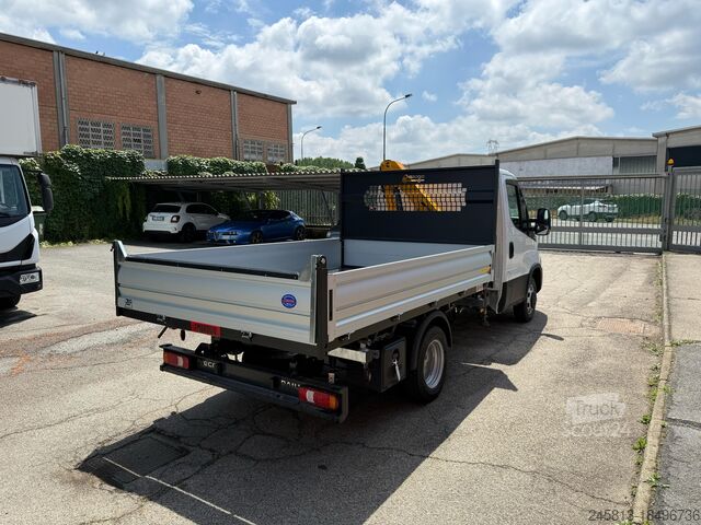 Furgone ribaltabile e gru Iveco Daily 35-160