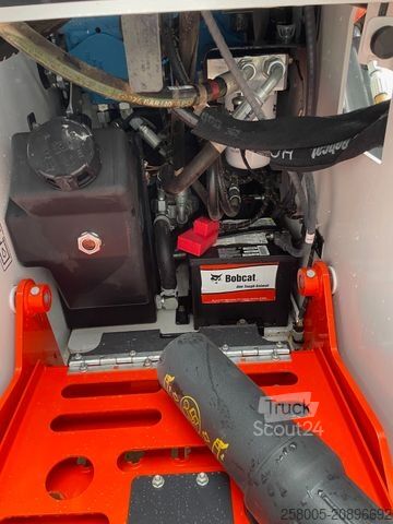 Mini-pelle BOBCAT MT 100 Raupenlader