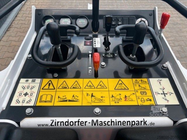 Mini-pelle BOBCAT MT 100 Raupenlader