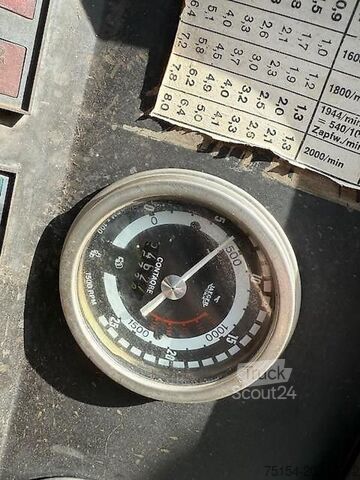 Tracteur Massey Ferguson 274 S mit Frontlader