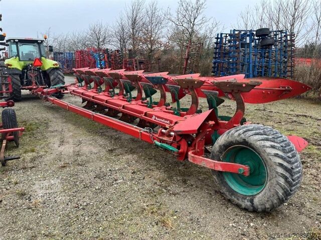 Charrue Kverneland PB 100 8 Schar