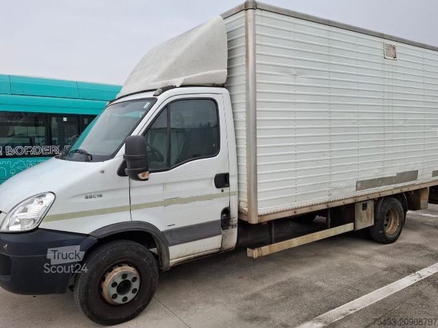 Fourgon tôlé IVECO DAILY 60C18 BOX + SPONDA