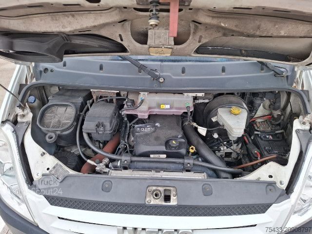 Fourgon tôlé IVECO DAILY 60C18 BOX + SPONDA