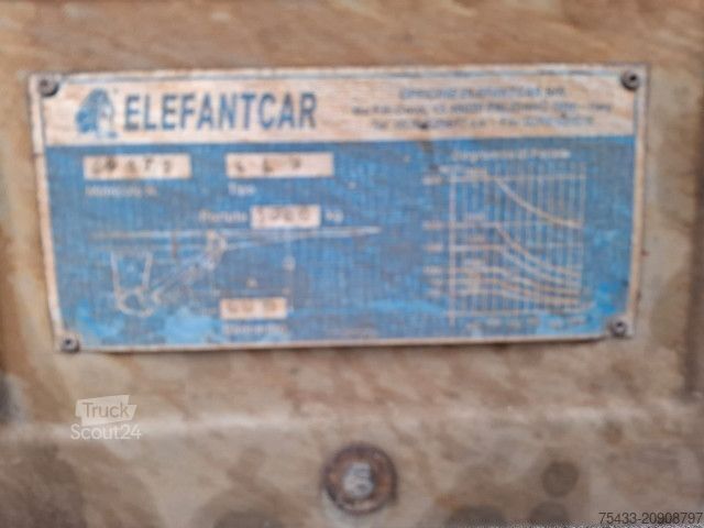 Fourgon tôlé IVECO DAILY 60C18 BOX + SPONDA