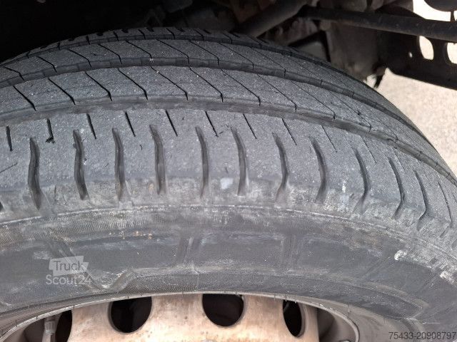 Fourgon tôlé IVECO DAILY 60C18 BOX + SPONDA