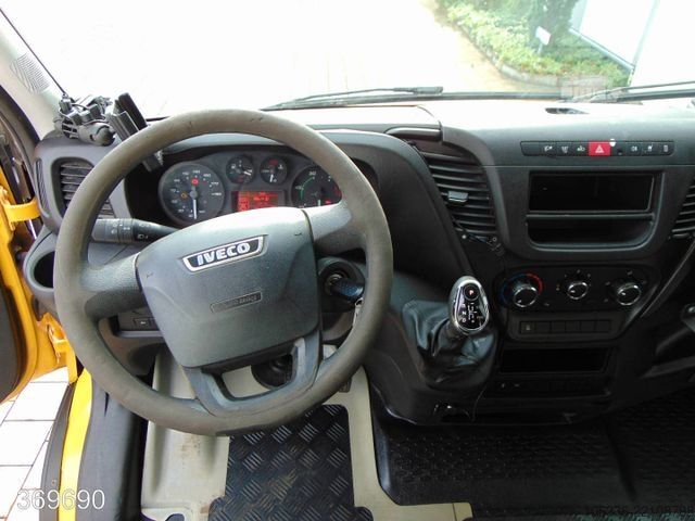 Furgons ar kasti IVECO Daily 35S11 35-110 HiMatic Maxi Postkoffer Regal