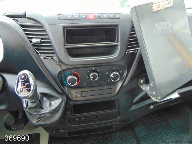 Furgons ar kasti IVECO Daily 35S11 35-110 HiMatic Maxi Postkoffer Regal