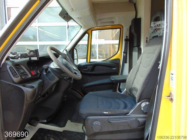 Furgons ar kasti IVECO Daily 35S11 35-110 HiMatic Maxi Postkoffer Regal