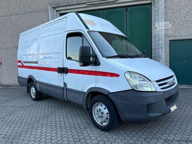 Κλειστό βαν Iveco Daily 35s14 - Furgone 3,6 mt