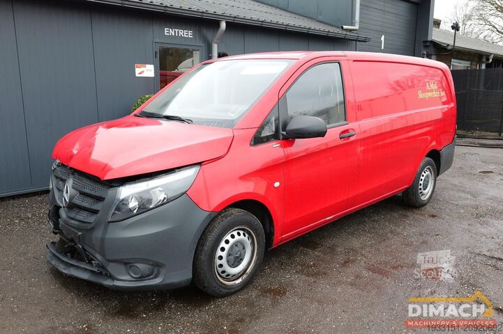 Duba panelată Mercedes-Benz VITO schade auto - voorschade - rood - trekhaak...