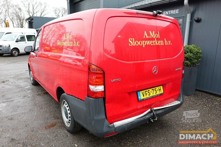 Duba panelată Mercedes-Benz VITO schade auto - voorschade - rood - trekhaak...