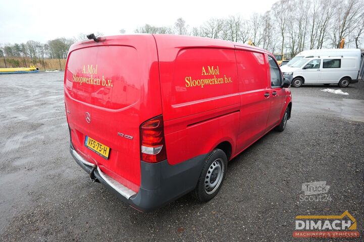 Duba panelată Mercedes-Benz VITO schade auto - voorschade - rood - trekhaak...