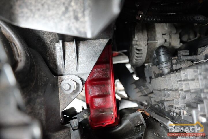 Duba panelată Mercedes-Benz VITO schade auto - voorschade - rood - trekhaak...