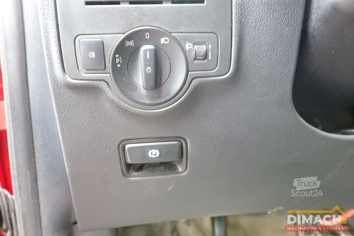 Duba panelată Mercedes-Benz VITO schade auto - voorschade - rood - trekhaak...