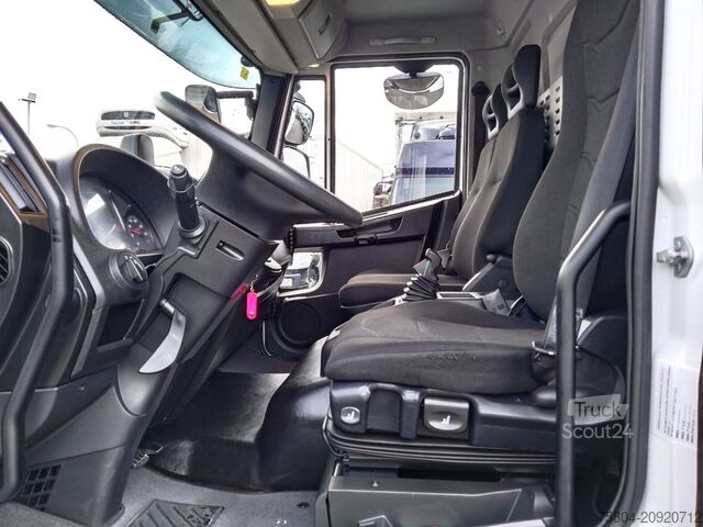 Camión caja IVECO ML120E22