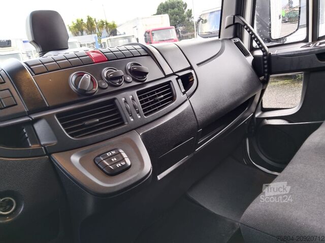 Camión caja IVECO ML120E22