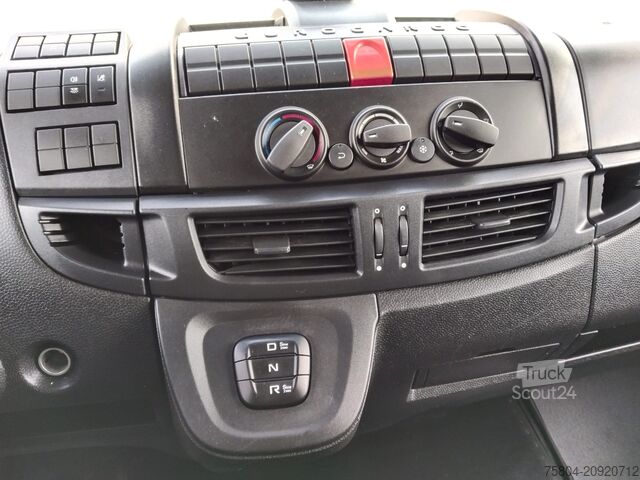 Camión caja IVECO ML120E22