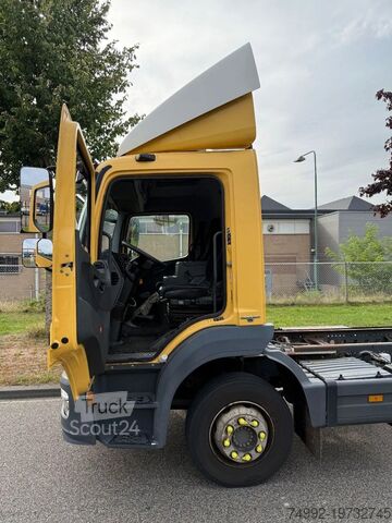 Châssis avec cabine Mercedes-Benz Atego 1318 L