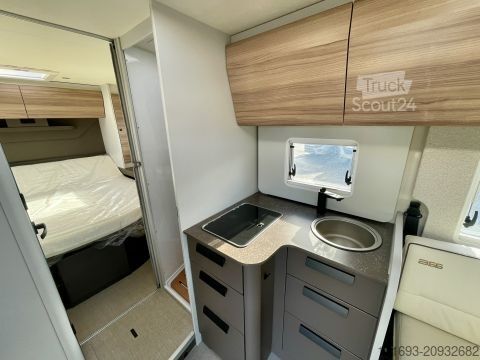 Félintegrált lakóautó Bürstner B66 TD 732 MESSE ANGEBOTE ON TOP