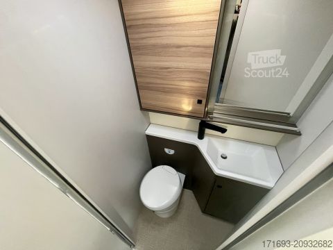 Félintegrált lakóautó Bürstner B66 TD 732 MESSE ANGEBOTE ON TOP