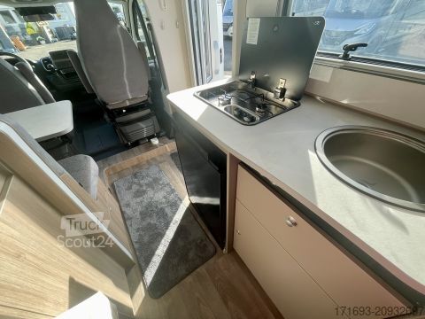 Daļēji integrēta kemperis Carado T 135 MESSE ANGEBOTE ON TOP