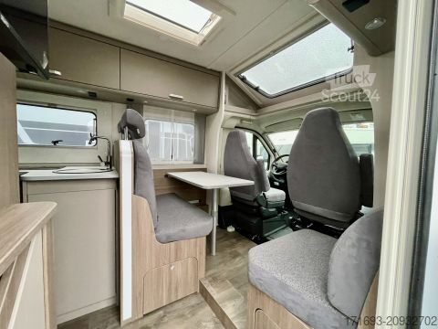 Daļēji integrēta kemperis Carado T 328 pro+ MESSE ANGEBOTE ON TOP