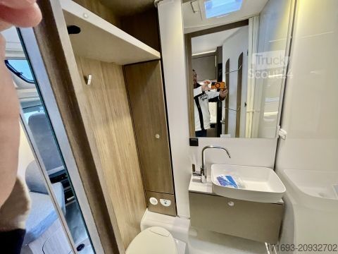 Daļēji integrēta kemperis Carado T 328 pro+ MESSE ANGEBOTE ON TOP