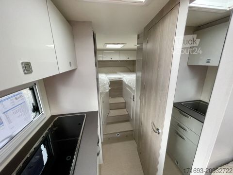 Félintegrált lakóautó Bürstner Lineo T 690 G MESSE ANGEBOTE ON TOP