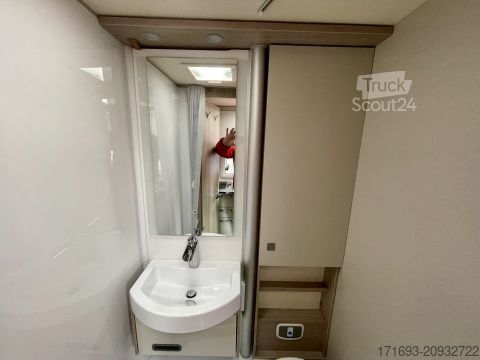 Félintegrált lakóautó Bürstner Lineo T 690 G MESSE ANGEBOTE ON TOP