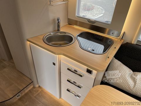 Polointegrovaný obytný vůz Hymer/Eriba Tramp S 685 TOP Ausstattung/NP 130.435 Eur