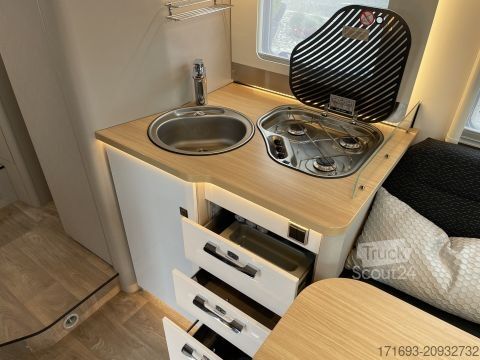 Polointegrovaný obytný vůz Hymer/Eriba Tramp S 685 TOP Ausstattung/NP 130.435 Eur