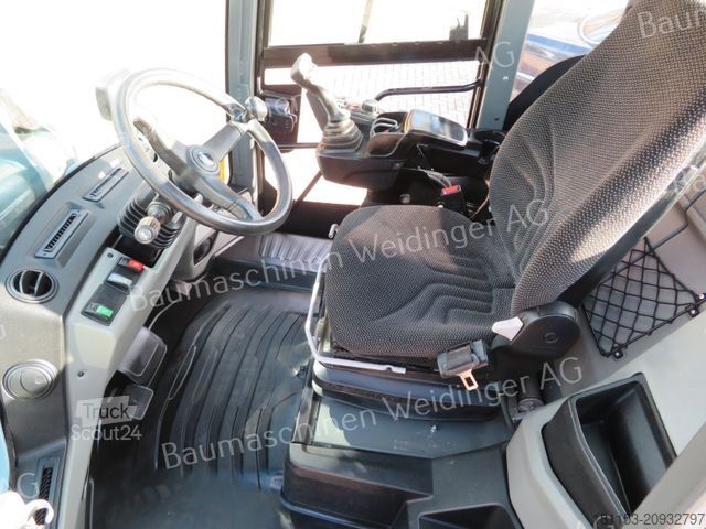 Pyöräkuormaaja KRAMER 8155