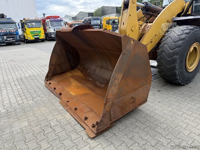 Tekerlekli yükleyici Caterpillar 962M  ŁADOWARKA KOŁOWA