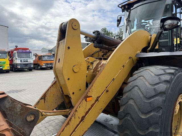 Tekerlekli yükleyici Caterpillar 962M  ŁADOWARKA KOŁOWA