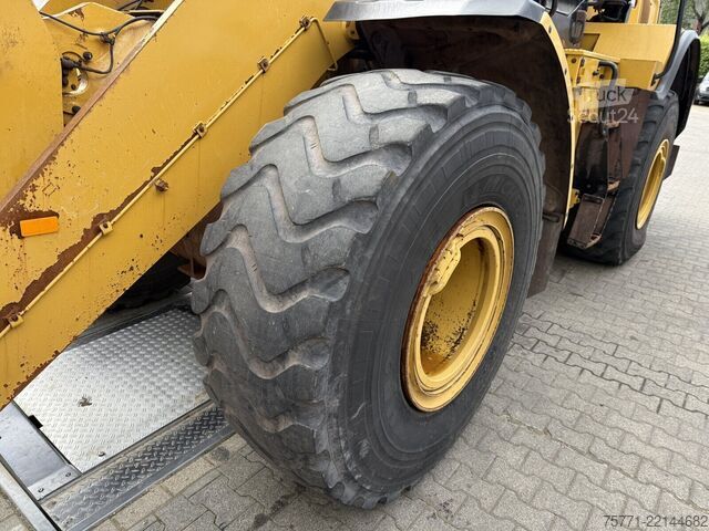 Tekerlekli yükleyici Caterpillar 962M  ŁADOWARKA KOŁOWA