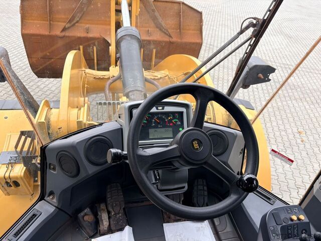 Τροχοφόρος φορτωτής Caterpillar 962M  ŁADOWARKA KOŁOWA