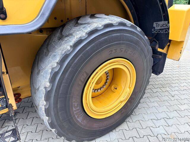Τροχοφόρος φορτωτής Caterpillar 962M  ŁADOWARKA KOŁOWA