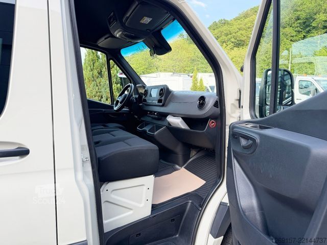 Hög tak skåpbil MERCEDES-BENZ Sprinter 319 CDI V6 3,0L Mixto RWD L2H2 AHK 3,5t