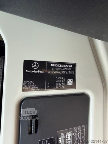 Hög tak skåpbil MERCEDES-BENZ Sprinter 319 CDI V6 3,0L Mixto RWD L2H2 AHK 3,5t